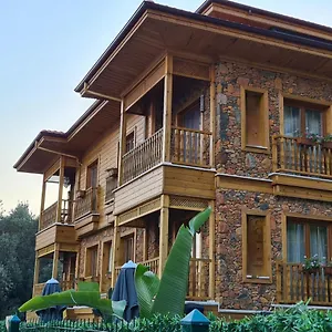 Amber Akyaka (Mugla)